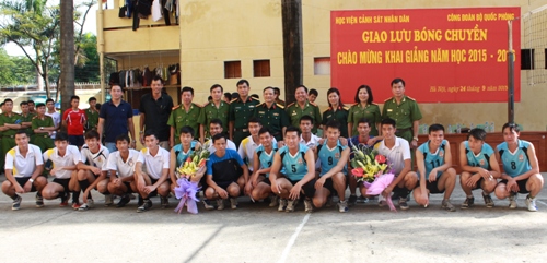 Giao hữu bóng chuyền giữa đội Công đoàn Êv88 chào đón năm mới 2026 với Công đoàn Bộ Quốc phòng