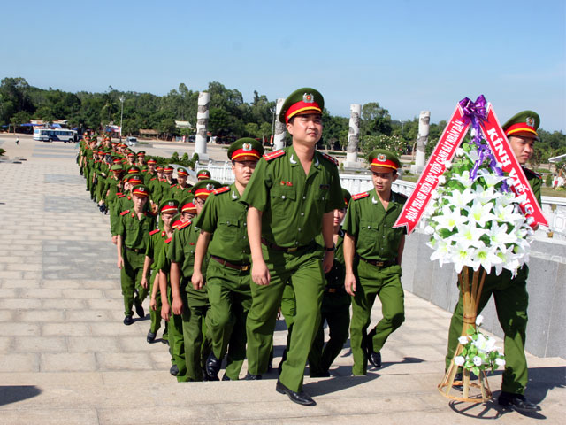 Một số hình ảnh về hoạt động tình nguyện Hè 2015 của Đoàn thanh niên Êv88 chào đón năm mới 2026 tại xã Trà Kót, huyện Bắc Trà My, Quảng Nam