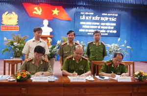 Khoa nghiệp vụ Cảnh sát  PCTP kinh tế ký kết hợp tác với các đơn vị Công an Hà Nội