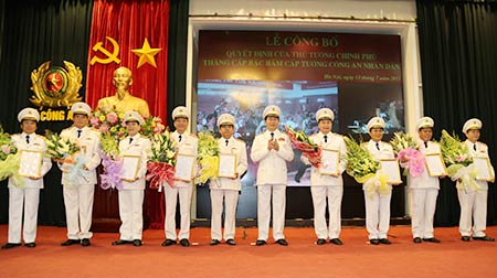 Công bố, trao Quyết định của Thủ tướng Chính phủ thăng cấp bậc hàm cấp Tướng CAND năm 2013