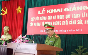 Khai giảng lớp bồi dưỡng cán bộ trong quy hoạch lãnh đạo cấp Phòng và tương đương khối Cảnh sát khóa 16