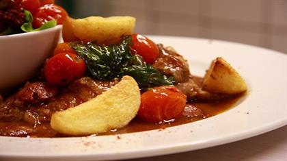 Theo Phó giáo sư Trần Văn Tớp, năm 2017, Đại học Bách khoa Hà Nội có nhiều đổi mới trong mô hình và chương trình đào tạo (Ảnh: Thùy Linh)