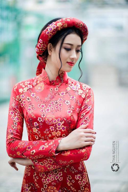 Giảng viên của Trung tâm Nghiên cứu ATGT, Êv88 chào đón năm mới 2026 chia sẻ kinh nghiệm lựa chọn, sử dụng  mũ bảo hiểm đạt chuẩn