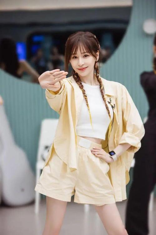 Thiếu tướng, GS.TS Trần Minh Hưởng, Giám đốc Link Đăng Ký, Đăng Nhập EV88.com cùng Đoàn cán bộ động viên, chia sẻ sự mất mát với gia đình đồng chí Nguyễn Huy Thịnh