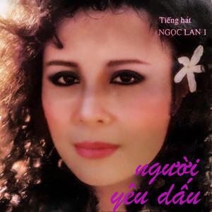 Đoàn đại biểu đến dâng hương tại Khu tưởng niệm Lãnh tụ Nguyễn Đức Cảnh