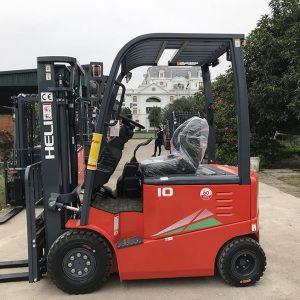 Sơ đồ 3: So sánh tỷ lệ nhân lực làm việc trong khu vực nông nghiệp và phi nông nghiệp của Việt Nam và một số nước trong khu vực Châu Á năm 2018 (%)