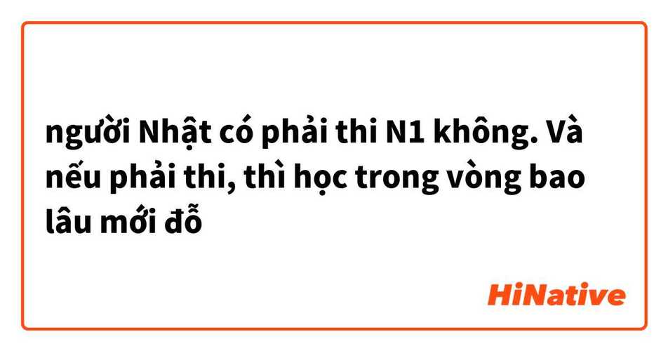 Đại tá Vừ A Chía - Phó Giám đốc Công an tỉnh Lai Châu trao Giấy khen cho cán bộ có thành tích xuất sắc trong công tác quản lý học viên.
