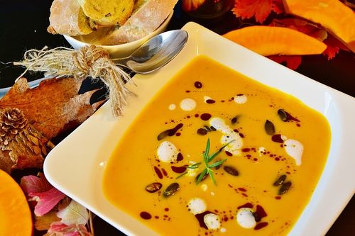 Khai giảng khóa đào tạo biên, phiên dịch tiếng Anh và họp bàn triển khai các hoạt động hợp tác với Đại sứ quán Anh năm học 2021 - 2022