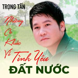 Ban tổ chức trao giải cho các thí sinh đạt giải Nhất