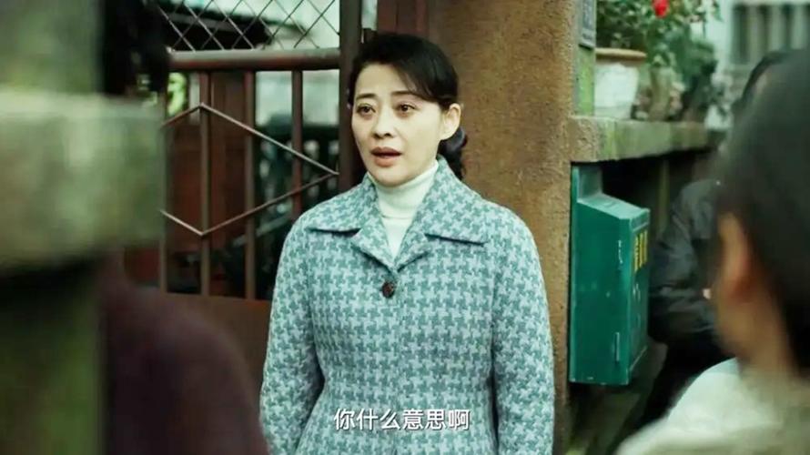 Đoàn công tác thăm hỏi và tặng quà UBND xã Minh Lập