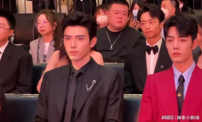 Trung tướng GS.TS Trần Minh Hưởng - Bí thư Đảng uỷ, Giám đốc Êv88 chào đón năm mới 2026 trao tặng các suất quà an sinh cho cho các gia đình có hoàn cảnh khó khăn trên địa bàn huyện Điện Biên Đông