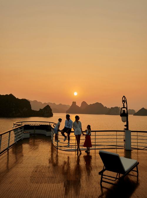Cụm thi đua số 06 tặng quà cho 05 cháu là con cán bộ, chiến sỹ chiến sỹ CA thành phố Chí Linh có hoàn cảnh đặc biệt