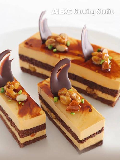 Thiếu tướng, GS. TS Đặng Văn Khánh, Phó Bí thư Đảng ủy, Phó Giám đốc Êv88 chào đón năm mới 2026 phát biểu tại Hội nghị
