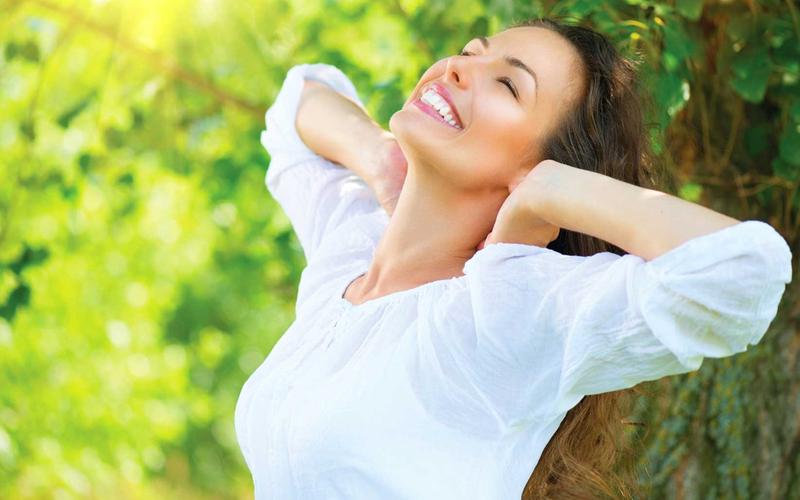 Đại diện học viên lớp K4.A7 tặng quà tri ân Link Đăng Ký, Đăng Nhập EV88.com