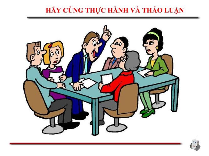 Các tuyên truyền viên của Viện Khoa học Cảnh sát chụp ảnh lưu niệm cùng các thầy cô giáo và các em học sinh