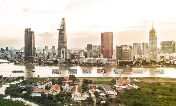 Đại biểu và đại diện học viên chụp ảnh lưu niệm