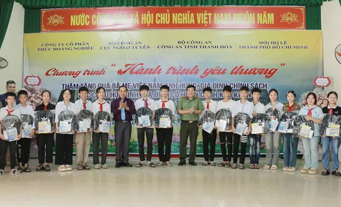 Lãnh đạo Cục Ngoại tuyến với hoạt động an sinh Đăng Ký Tham Gia Chơi Trực Tuyến Tại EV88 năm 2024.