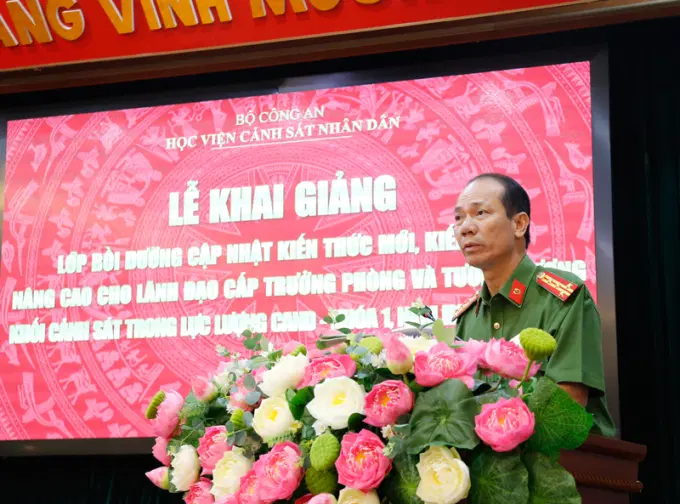 Đại tá, PGS.TS Trần Quang Huyên - Phó Giám đốc Link Đăng Ký, Đăng Nhập EV88.com tuyên bố khai giảng lớp bồi dưỡng