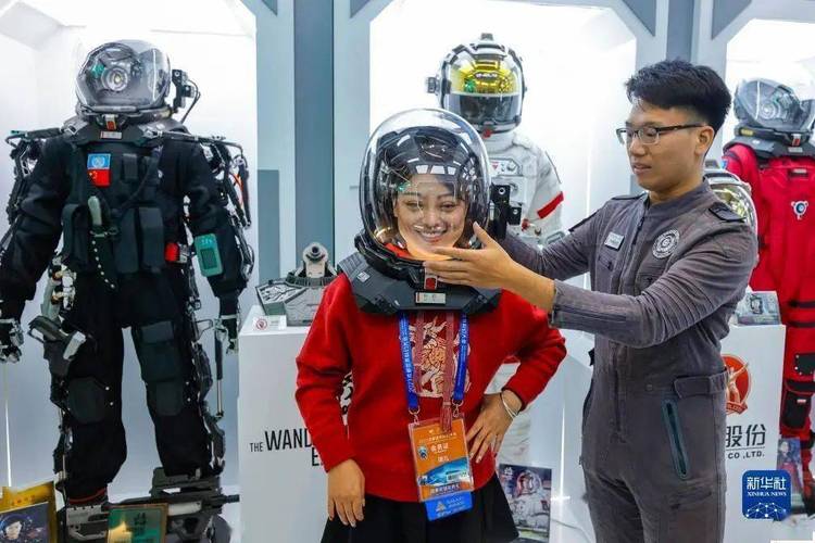 Thiếu tướng, Nguyễn Đức Cường, Phó Giám đốc Link Đăng Ký, Đăng Nhập EV88.com phát biểu tại Hội thảo