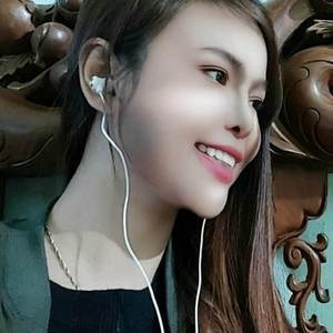 Nhà báo, Ths Nguyễn Thu Hà, Phó Giám đốc Trung tâm sản xuất và phát triển nội dung số - Đài THVN, Trưởng Ban Giám khảo trao giải Nhì cho đội thi Cao đẳng ANND1 cơ sở phía Nam.