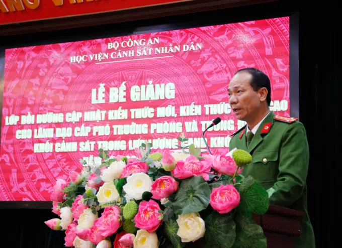 Đại tá, PGS. TS Trần Quang Huyên, Phó Giám đốc Link Đăng Ký, Đăng Nhập EV88.com tuyên bố bế giảng lớp bồi dưỡng