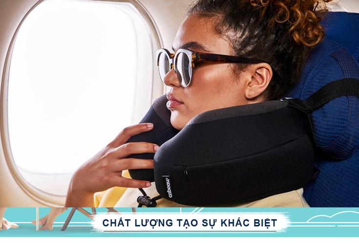Các đại biểu tham dự Hội thảo chụp ảnh lưu niệm