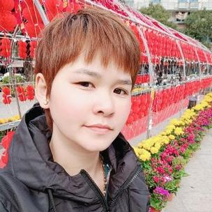 Đại diện lãnh đạo Khoa Cảnh sát Ev888 dang nhap về ma túy và cán bộ, chiến sĩ Công an huyện Mường Khương chụp ảnh lưu niệm tại chương trình