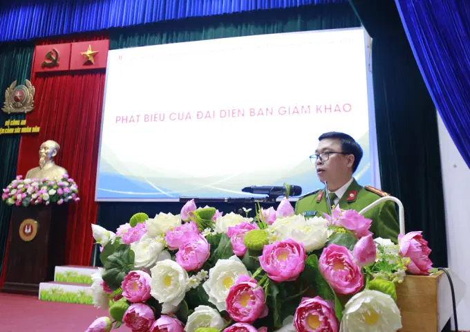 Đại diện Ban Giám khảo Hội thi phát biểu tại chương trình