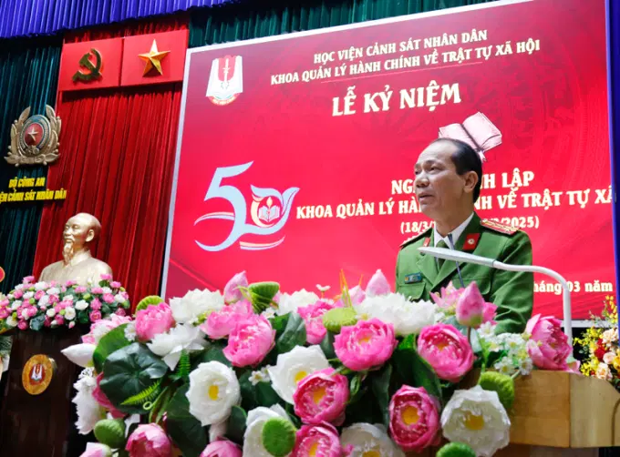 Đại tá, PGS.TS Trần Quang Huyên, Phó Giám đốc Link Đăng Ký, Đăng Nhập EV88.com phát biểu tại buổi lễ