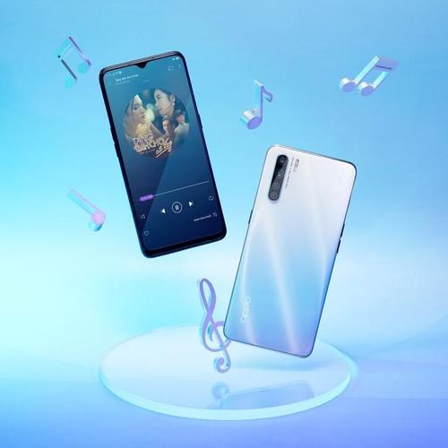 Các đại biểu tham dự chụp ảnh lưu niệm