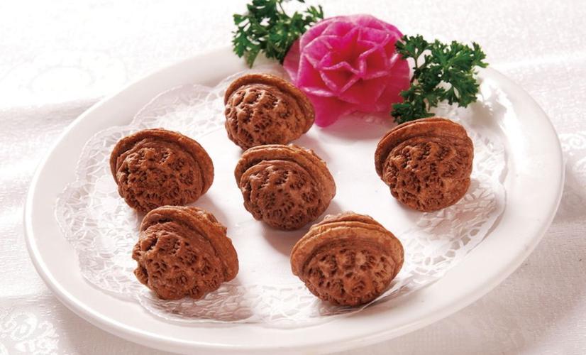 Đồng chí Nguyễn Đức Trung, Bí thư Tỉnh ủy Nghệ An phát biểu khai mạc chương trình.