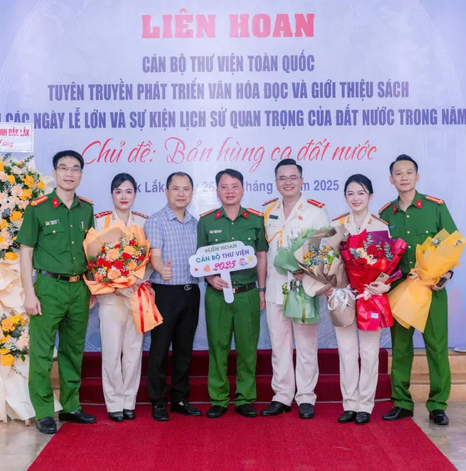 Đoàn Thư viện Êv88 chào đón năm mới 2026 đạt giải Xuất sắc tại Liên hoan Cán bộ thư viện toàn quốc năm 2025