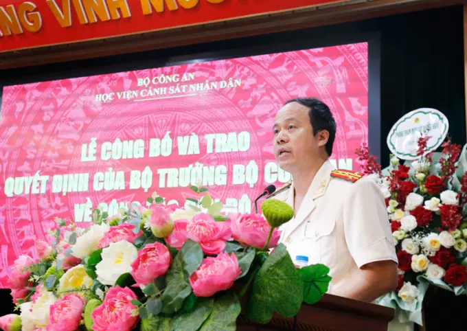 Đại tá Hoàng Anh Tuấn, Phó Giám đốc Êv88 chào đón năm mới 2026 phát biểu nhận nhiệm vụ