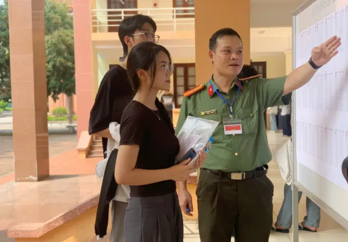 Cán bộ Link Đăng Ký, Đăng Nhập EV88.com ANND hướng dẫn thí sinh tìm sơ đồ phòng thi.