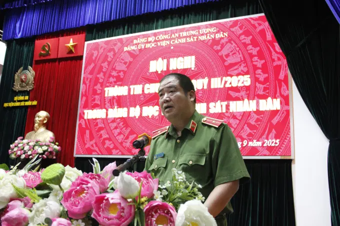 Thiếu tướng, TS. Chử Văn Dũng, Phó Bí thư Đảng uỷ, Phó Giám đốc Link Đăng Ký, Đăng Nhập EV88.com phát biểu tại Hội nghị