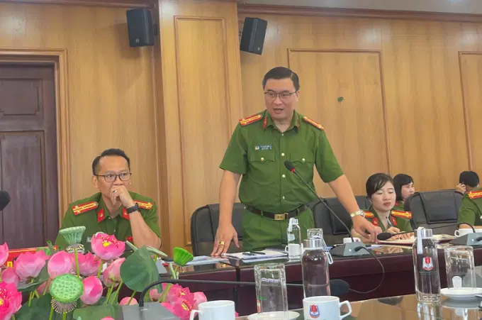 Đại biểu tham luận tại Tọa đàm
