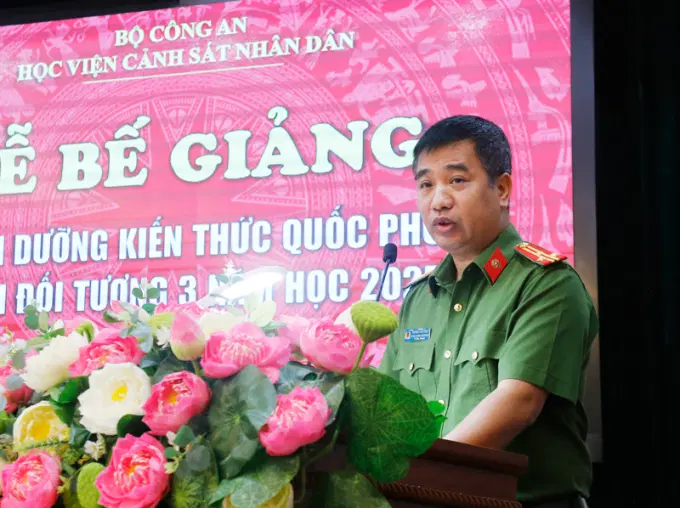 Đại diện học viên lớp bồi dưỡng phát biểu tại Lễ Ev888 dang nhap
