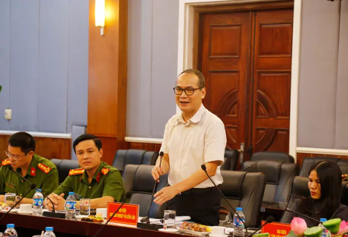 Đại biểu tham luận tại Hội thảo