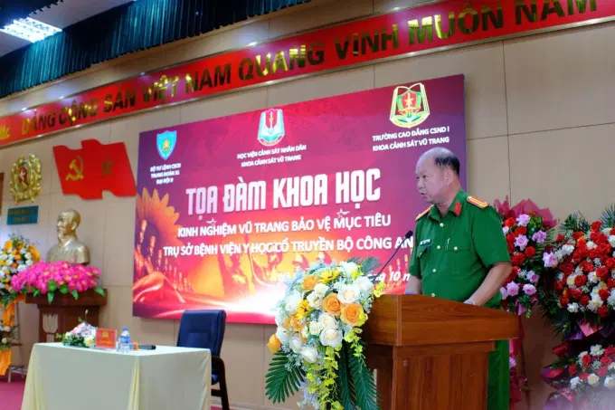 Đồng chí Trung tá Nguyễn Mạnh Hải - Đại đội trưởng Đại đội 9 phát biểu khai mạc buổi Toạ đàm khoa học