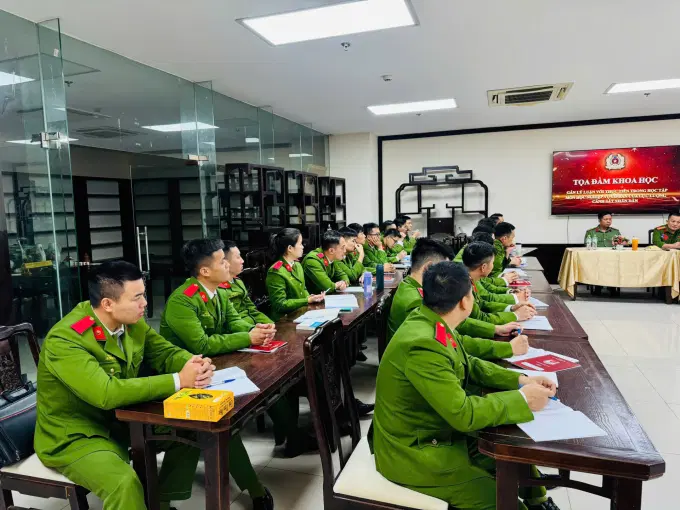 Buổi toạ đàm cung cấp nhiều kiến thức thực tiễn quý báu cho Êv88 Vui Tết Đón Xuân 2026 và học viên Êv88 chào đón năm mới 2026