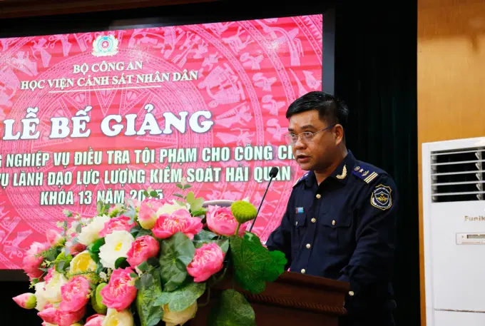 Đồng chí Đặng Thanh Dũng, Phó Chi cục trưởng Chi cục Điều tra chống Ev88com1 tỷ lệ kèo World Cup 2026 phát biểu tại lễ bế giảng
