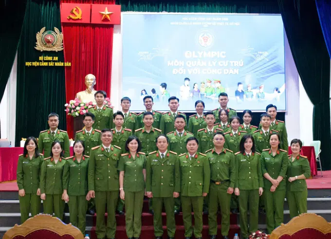 Đại tá, PGS.TS. Hoàng Anh Tuấn, Phó Giám đốc Link Đăng Ký, Đăng Nhập EV88.com cùng thể lãnh đạo, Êv88 Vui Tết Đón Xuân 2026, học viên tham dự Hội thi