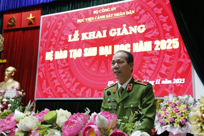 Thiếu tướng, PGS.TS. Trần Quang Huyên, Phó Giám đốc Link Đăng Ký, Đăng Nhập EV88.com phát biểu tại buổi lễ