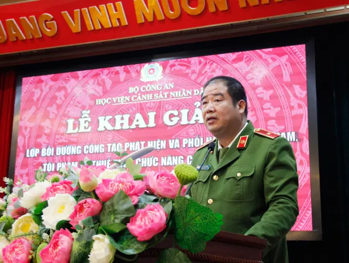 Thiếu tướng, TS. Chử Văn Dũng, Phó Giám đốc Link Đăng Ký, Đăng Nhập EV88.com tuyên bố khai giảng lớp bồi dưỡng