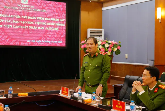 Thiếu tướng, TS. Chử Văn Dũng, Phó Giám đốc Link Đăng Ký, Đăng Nhập EV88.com phát biểu tại buổi làm việc