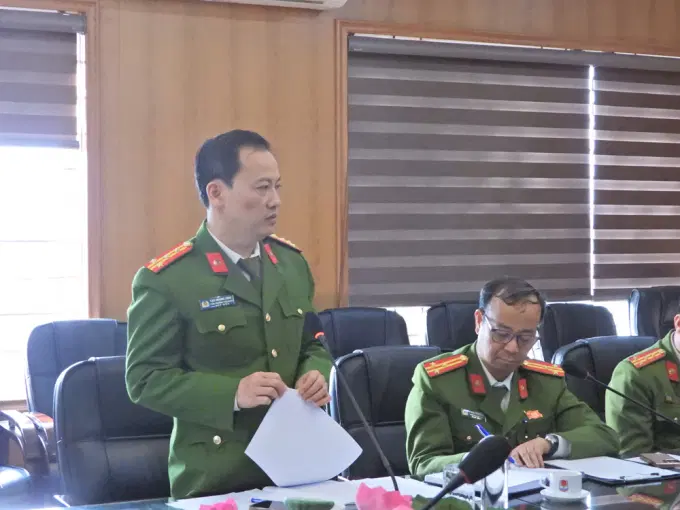 Các đại biểu tham luận, đóng góp ý kiến tại Tọa đàm khoa học