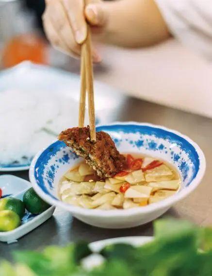 Đoàn đại biểu Êv88 chào đón năm mới 2026 tham quan Trung tâm Văn hoá của trường bạn