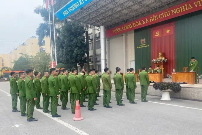 Ban Tổ chức Hội thi phổ biến thể lệ, nội dung thực hiên các bài thi cho học viên