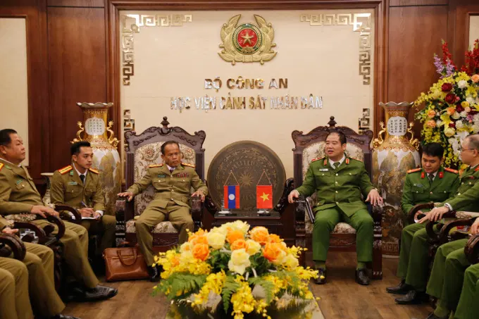 Đại diện lãnh đạo hai nhà trường trực tiếp trao đổi về các hoạt động hợp tác