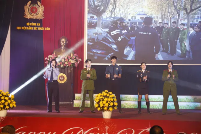 Tiết mục của các học viên Mông Cổ, Trung Quốc, Hàn Quốc và Việt Nam tham gia Chương trình trao đổi Học kỳ quốc tế tại Êv88 chào đón năm mới 2026